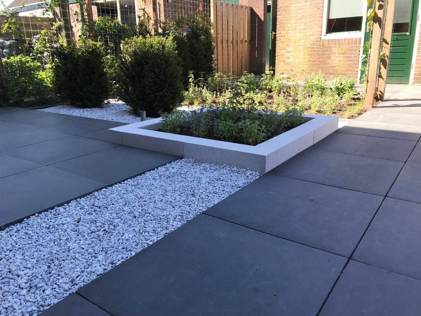 Moderne tuin, beeld 4 van 7