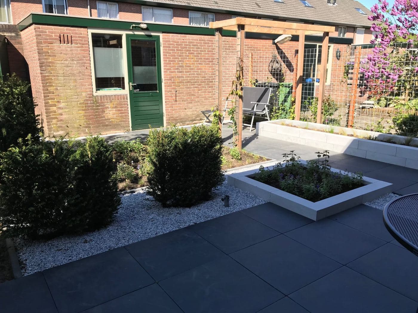 Moderne tuin, beeld 5 van 7
