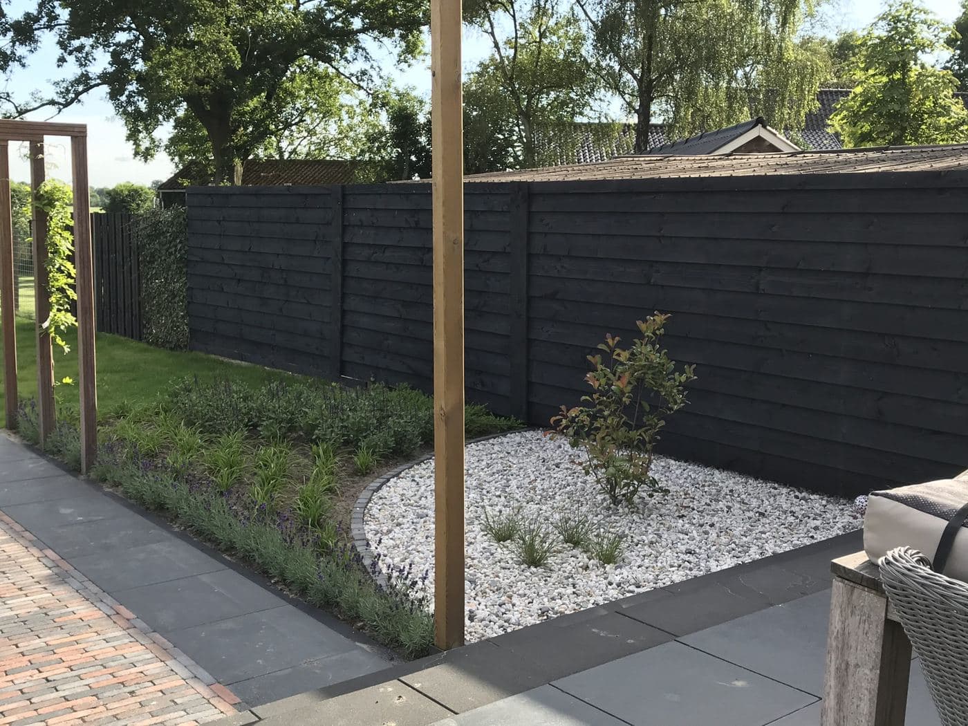 Renovatie voor- en achtertuin, beeld 3 van 5